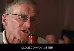 Facet liże 18 rok stary ostry sex filmiki blondynka