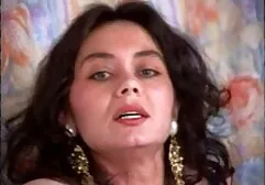 Mamuśka uprawia seks z młodym darmowe filmy erotyczne na żywo mężczyzną.