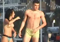 Czechy darmowe filmiki sex mamuski w oleju stymuluje mężczyznę masażem.