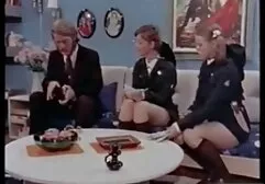 Seks analny z darmowe filmiki ero palącą dziewczyną i jej przyjaciółką po imprezie