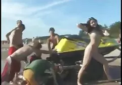 Amanda bierze Wielki kutas w jej policzki przez otwór porno krotkie filmiki w ścianie