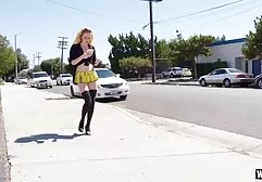 A mężczyzna z ostre porno filmy za darmo a szczęśliwy screwing duży cycki panie w the tyłek