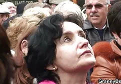 Blue Boss drażni pornusy filmy darmowe pracowników i ma go zgodnie z ich życzeniami