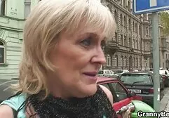 Młody gej czeka na Mikołaja, który jest gruby i pieprzy go darmowe włoskie filmy porno