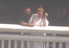 Sekretarz w okularach liże kogut i dostaje cum sex filmiki za darmo na jej twarz