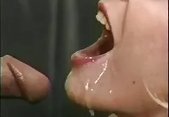 Miłośnicy jogi pihar Fry sex ze zwierzętami darmowe filmy na dywanie.