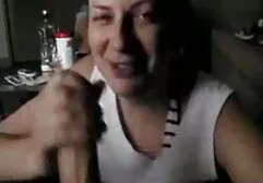Czarny facet leje blond piersi darmowe filmy erotyczne online spermą.