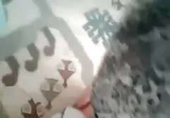Wkładając kutasa w otwór w ścianie, facet dał darmowe filmy erotyczne w języku polskim mu ssać piękną dziewczynę